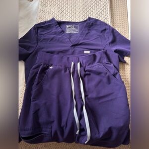 Figs Purple Jam Scrub Set (S top, SP bottoms)